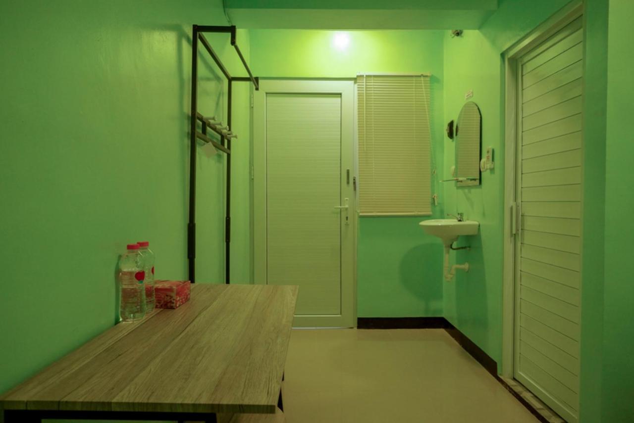 เรดดอร์ซ แอต จาลัน กาต็อต ซูโบรโต เซมารัง Hotel เซอมารัง ภายนอก รูปภาพ