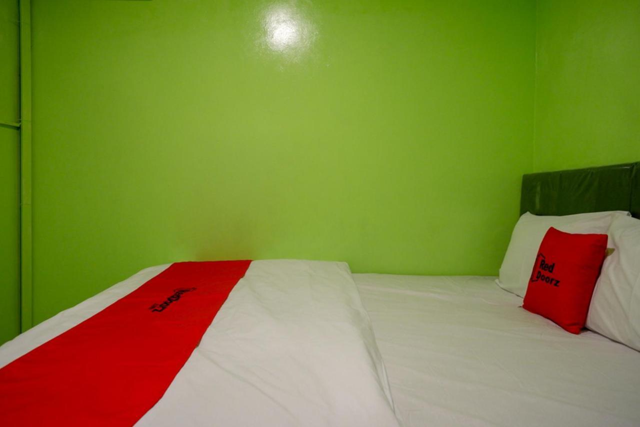เรดดอร์ซ แอต จาลัน กาต็อต ซูโบรโต เซมารัง Hotel เซอมารัง ภายนอก รูปภาพ
