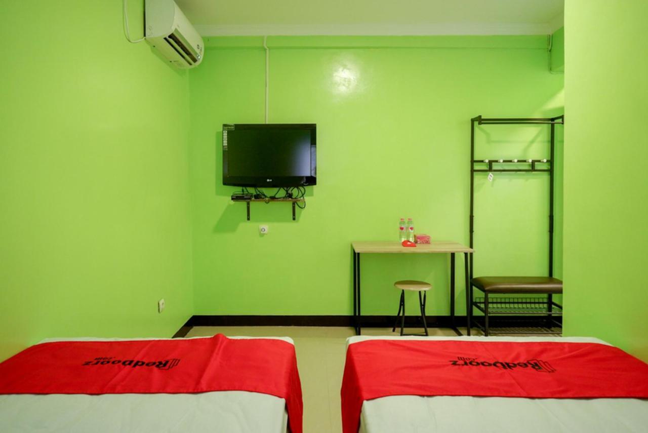 เรดดอร์ซ แอต จาลัน กาต็อต ซูโบรโต เซมารัง Hotel เซอมารัง ภายนอก รูปภาพ