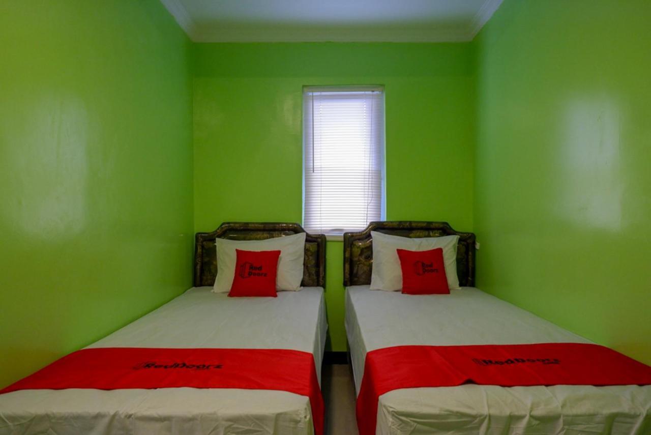 เรดดอร์ซ แอต จาลัน กาต็อต ซูโบรโต เซมารัง Hotel เซอมารัง ภายนอก รูปภาพ